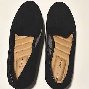 Mee Too Plush Flats Size 10M